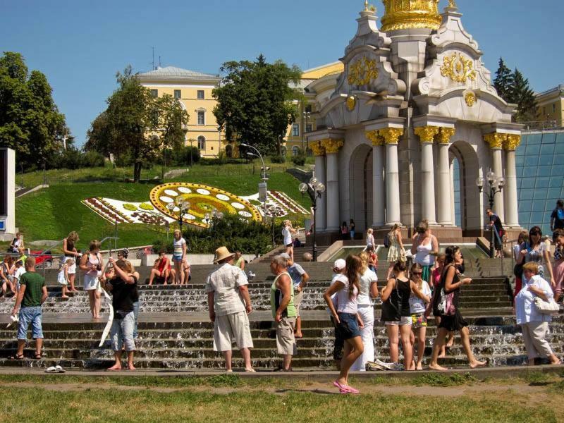 Independence Square - Khreschatyk. View On Independence Sq. Fountains كييف المظهر الخارجي الصورة